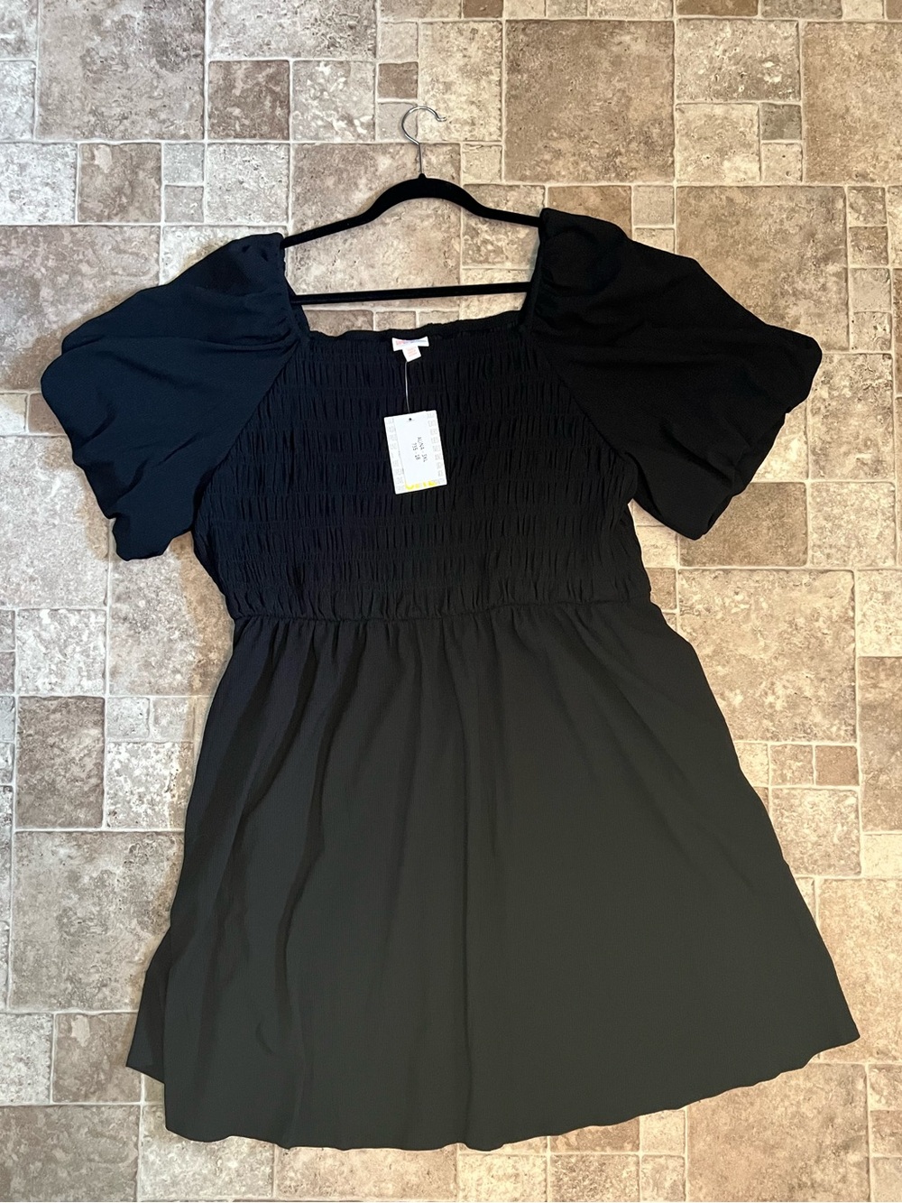 NWT 3X LuLaRoe Alina Black Smocked Puff Sleeve Dress